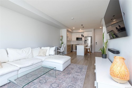 #217-2469 Gateway Rd, Langford, BC - Indoor Photo Showing Living Room