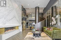 820 - 395 DUNDAS STREET Oakville, ON L6M 4M2