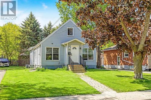 19 BEAUCOURT ROAD  Hamilton, ON L8S 2R1