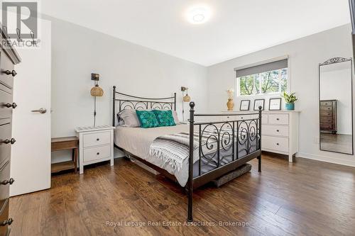 19 Beaucourt Road, Hamilton, ON - Indoor Photo Showing Bedroom
