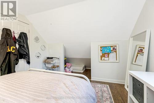 19 Beaucourt Road, Hamilton, ON - Indoor Photo Showing Bedroom