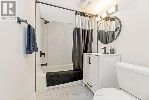 19 Beaucourt Road, Hamilton, ON - Indoor Photo Showing Bathroom