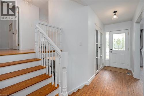406 Oakwood Drive, Burlington, ON - Indoor Photo Showing Other Room