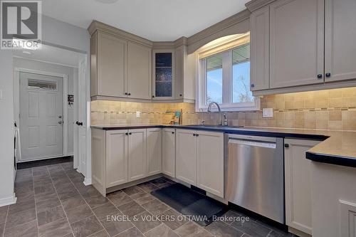 2963 Roger Stevens Drive E, Ottawa, ON - Indoor Photo Showing Kitchen