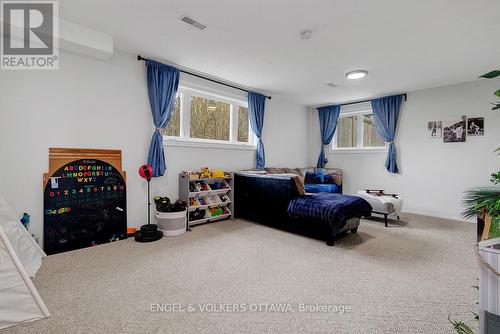 2963 Roger Stevens Drive E, Ottawa, ON - Indoor
