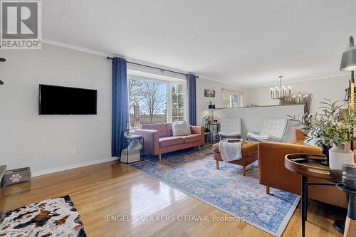 2963 Roger Stevens Drive E, Ottawa, ON - Indoor Photo Showing Living Room