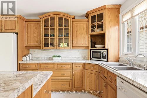 110 Woodborough Road, Guelph (Kortright West), ON - Indoor Photo Showing Kitchen With Double Sink