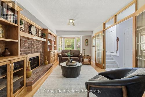 110 Woodborough Road, Guelph (Kortright West), ON - Indoor With Fireplace