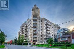 203 - 19 BARBERRY PLACE Toronto, ON M2K 3E3