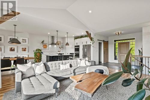 Sun-filled living room - 68 Hiddenvalley Drive, Belleville (Thurlow Ward), ON - Indoor Photo Showing Living Room