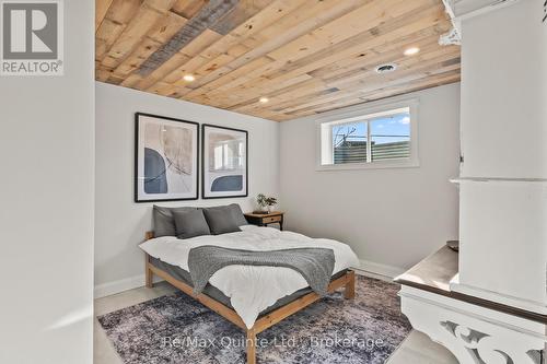 68 Hiddenvalley Drive, Belleville (Thurlow Ward), ON - Indoor Photo Showing Bedroom