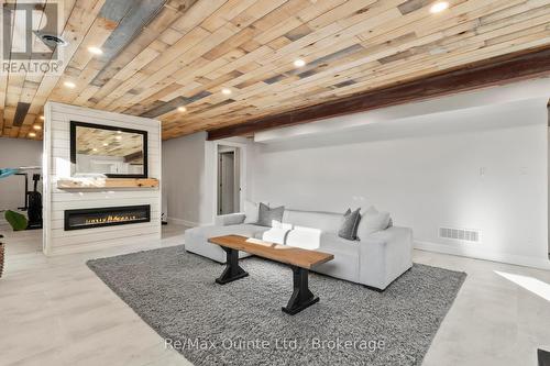 68 Hiddenvalley Drive, Belleville (Thurlow Ward), ON - Indoor With Fireplace