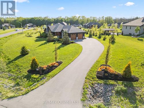 Custom-built bungalow - 68 Hiddenvalley Drive, Belleville (Thurlow Ward), ON - Outdoor