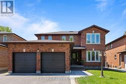 112 DORIS CRESCENT Newmarket, ON L3Y 7V5
