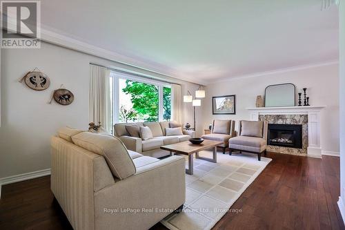 1528 Warland Road, Oakville (Sw Southwest), ON - Indoor Photo Showing Living Room With Fireplace