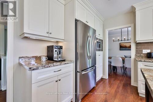 1528 Warland Road, Oakville (Sw Southwest), ON - Indoor Photo Showing Kitchen With Upgraded Kitchen