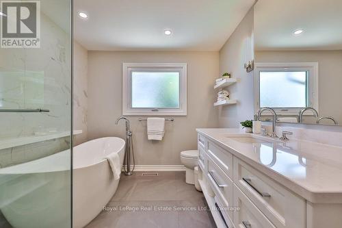 1528 Warland Road, Oakville (Sw Southwest), ON - Indoor Photo Showing Bathroom