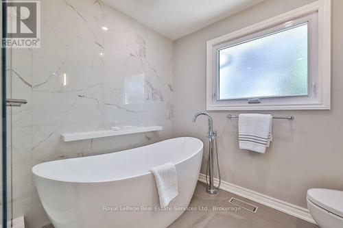 1528 Warland Road, Oakville (Sw Southwest), ON - Indoor Photo Showing Bathroom