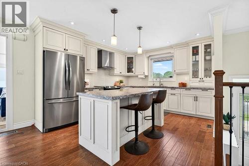758 Francis Road, Burlington, ON - Indoor Photo Showing Kitchen With Upgraded Kitchen