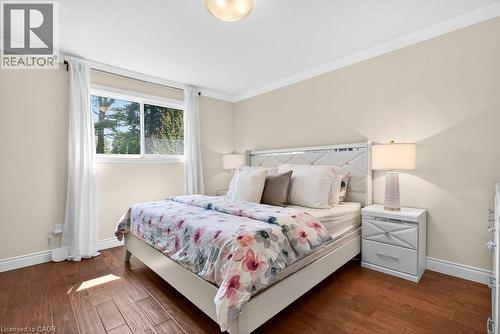 758 Francis Road, Burlington, ON - Indoor Photo Showing Bedroom