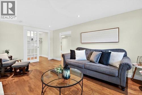 758 Francis Road, Burlington, ON - Indoor Photo Showing Living Room