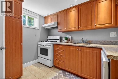 758 Francis Road, Burlington, ON - Indoor Photo Showing Kitchen