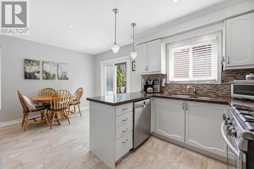 1118 Glen Valley Road, Oakville, ON - Indoor Photo Showing Kitchen With Stainless Steel Kitchen