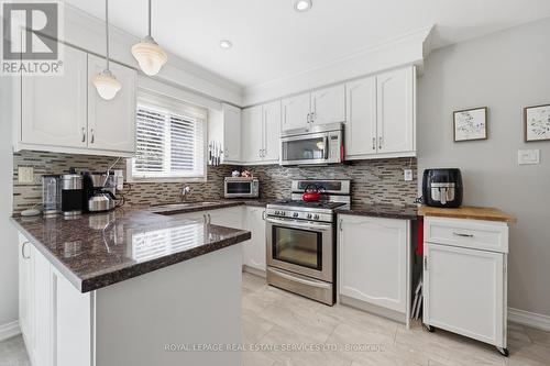 1118 Glen Valley Road, Oakville, ON - Indoor Photo Showing Kitchen With Upgraded Kitchen