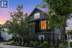 1018 Mason St Victoria, BC V8T 1A3