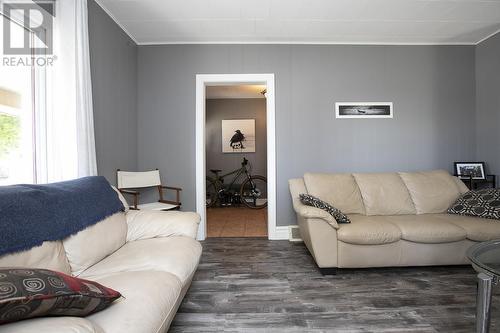 394 Charles St, Sault Ste. Marie, ON - Indoor Photo Showing Living Room