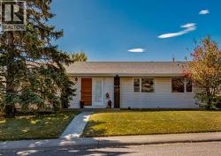 927 124 Avenue SW  Calgary, AB T2W 1T2