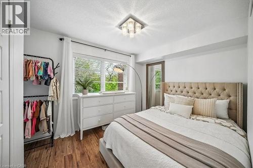 70 Plains Road W Unit# 51, Burlington, ON - Indoor Photo Showing Bedroom