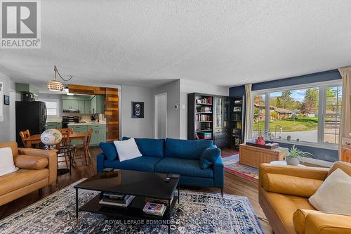 5 Lasalle Drive, Deep River, ON - Indoor Photo Showing Living Room