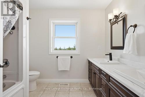 5pc Bathroom - 1917 - 21 Highway, Kincardine, ON - Indoor Photo Showing Bathroom
