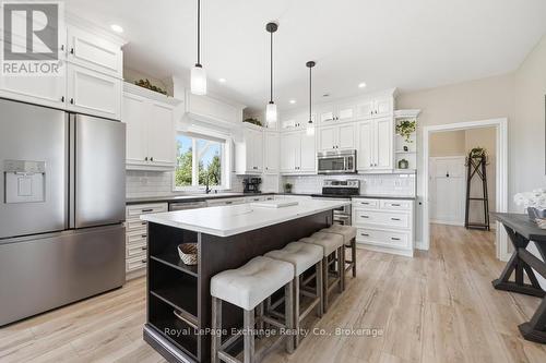 1917 - 21 Highway, Kincardine, ON - Indoor Photo Showing Kitchen With Upgraded Kitchen