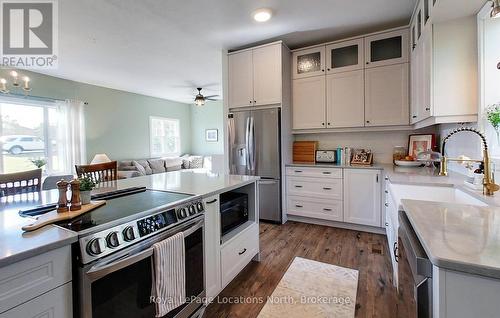 206133 Hwy 26 Highway, Meaford, ON - Indoor Photo Showing Kitchen With Stainless Steel Kitchen With Upgraded Kitchen