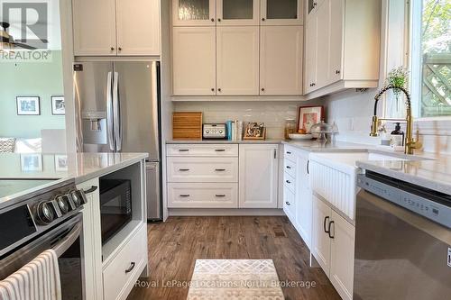 206133 Hwy 26 Highway, Meaford, ON - Indoor Photo Showing Kitchen With Stainless Steel Kitchen With Upgraded Kitchen