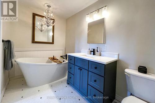206133 Hwy 26 Highway, Meaford, ON - Indoor Photo Showing Bathroom