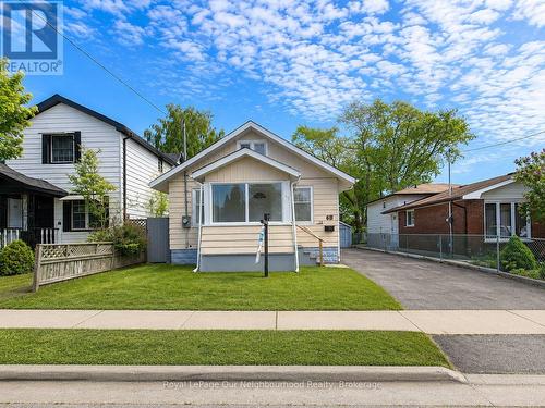 65 GLADSTONE AVENUE  Oshawa (Mclaughlin), ON L1J 4E4