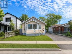 65 GLADSTONE AVENUE Oshawa (Mclaughlin), ON L1J 4E4