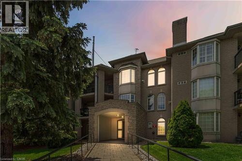 970 Golf Links Road Unit# 205, Ancaster, ON - Outdoor