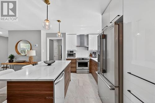 185 Bartley Bull Parkway, Brampton, ON - Indoor Photo Showing Kitchen With Stainless Steel Kitchen With Upgraded Kitchen