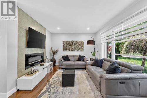 185 Bartley Bull Parkway, Brampton, ON - Indoor Photo Showing Living Room With Fireplace