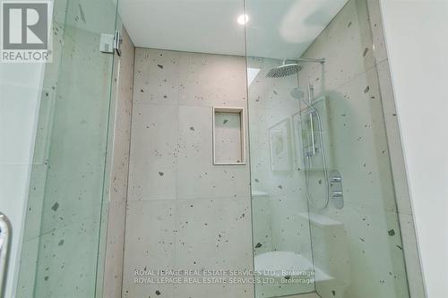 559 Walkers Line, Burlington, ON - Indoor Photo Showing Bathroom