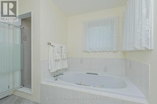 7 Eaton Street, Halton Hills, ON - Indoor Photo Showing Bathroom
