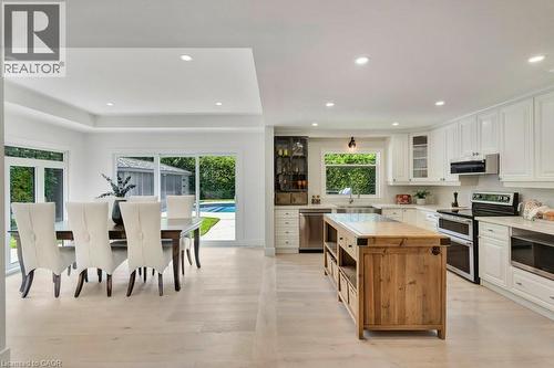 22 Dale Avenue, Cambridge, ON - Indoor Photo Showing Kitchen
