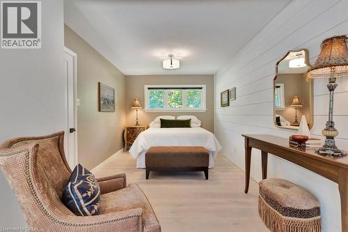 22 Dale Avenue, Cambridge, ON - Indoor Photo Showing Bedroom