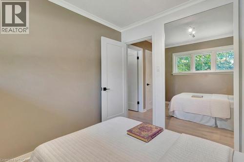 22 Dale Avenue, Cambridge, ON - Indoor Photo Showing Bedroom