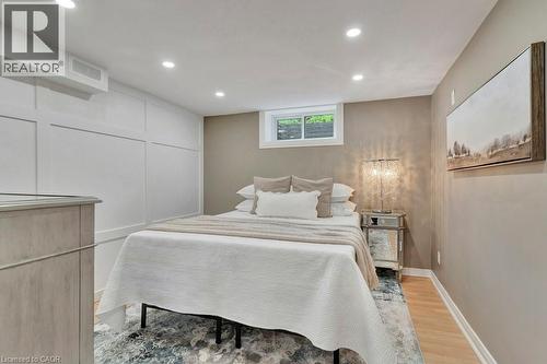 22 Dale Avenue, Cambridge, ON - Indoor Photo Showing Bedroom
