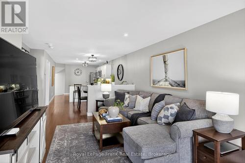 859 Emery Way, Peterborough (Monaghan Ward 2), ON - Indoor Photo Showing Living Room